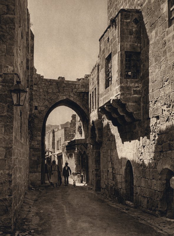 Jerozolima, scena uliczna (zdjęcie czarno-białe) autorstwa Karl Grober
