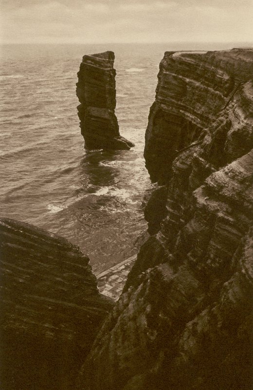 Helgoland (zdjęcie czarno-białe) autorstwa Kurt Hielscher