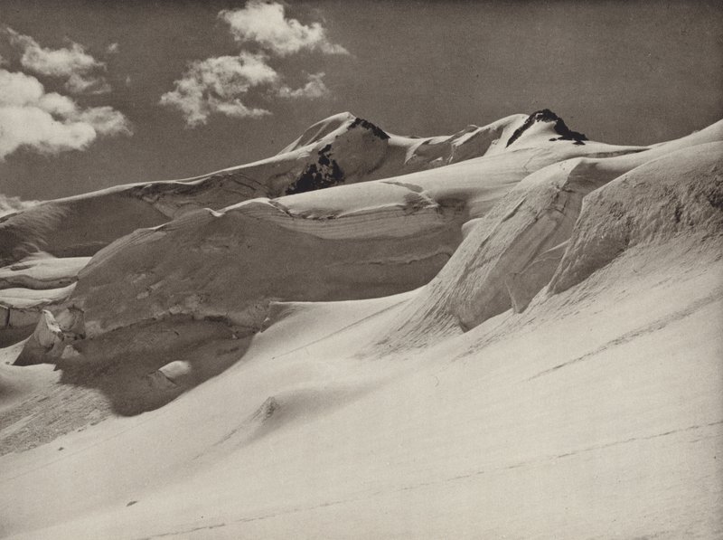 Wildspitze z zachodu (zdjęcie czarno-białe) autorstwa Kurt Hielscher