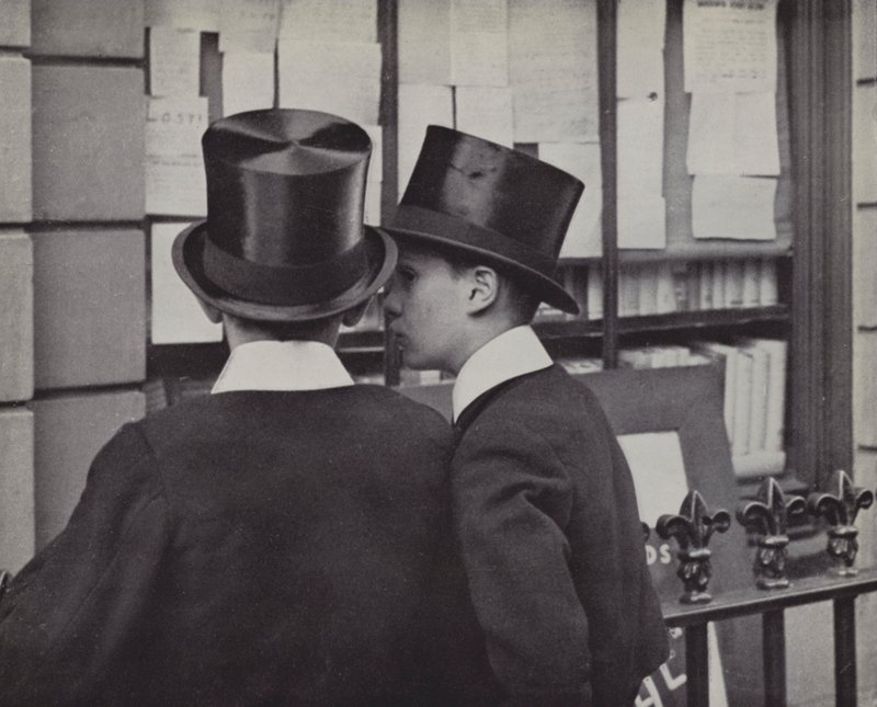Okno Spottiswoode, Eton (zdjęcie czarno-białe) autorstwa Laszlo Moholy Nagy