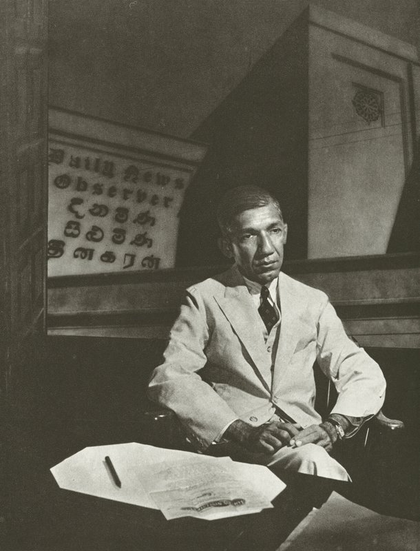 DR Wijewardene, Esq (zdjęcie czarno-białe) autorstwa Lionel Wendt