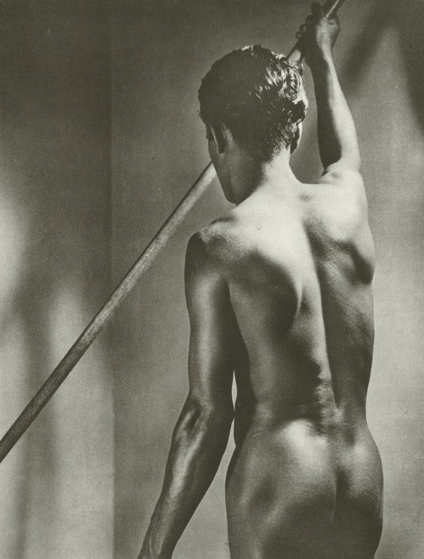 Tułów Ramana (zdjęcie czarno-białe) autorstwa Lionel Wendt