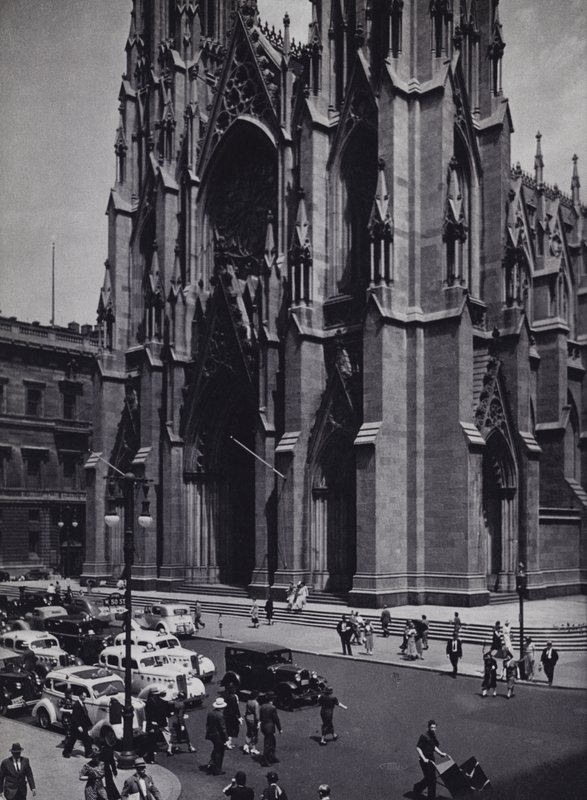 Manhattan: Katedra św. Patryka (zdjęcie czarno-białe) autorstwa Mario Bucovich