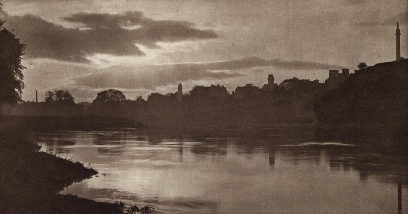 On the Tweed (zdjęcie czarno-białe) autorstwa Nichol Elliot