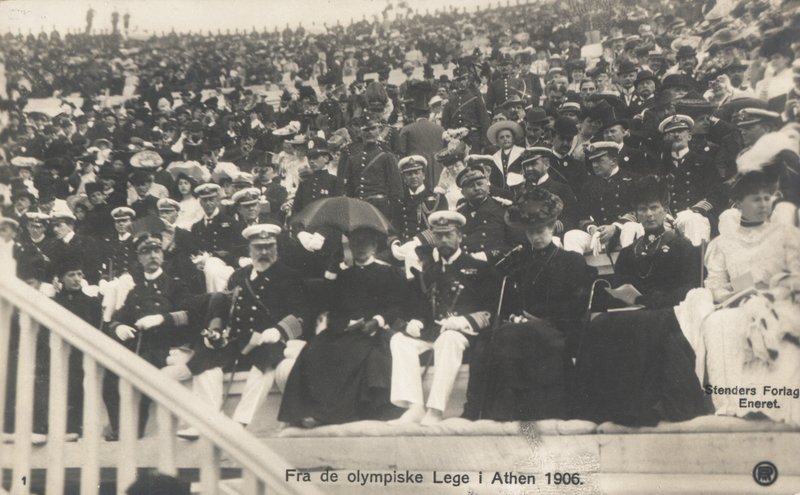 Dygnitarze oglądający Igrzyska Olimpijskie 1906 w Atenach autorstwa Norwegian Photographer