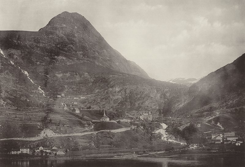 Merok, Geiranger (zdjęcie czarno-białe) autorstwa Norwegian Photographer