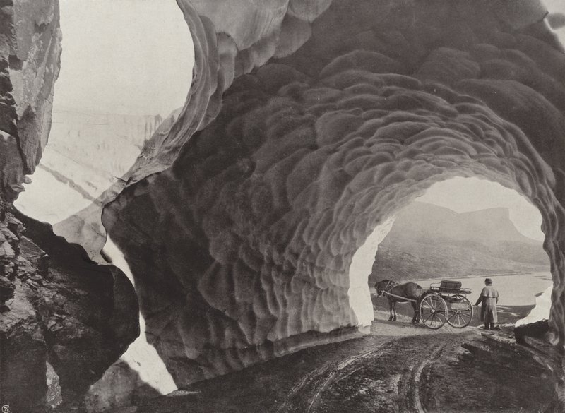 Tunel przez śnieg, przełęcz Hauklid autorstwa Norwegian Photographer