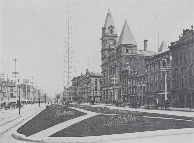 King Street, Hamilton (zdjęcie czarno-białe) autorstwa Photographer Canadian