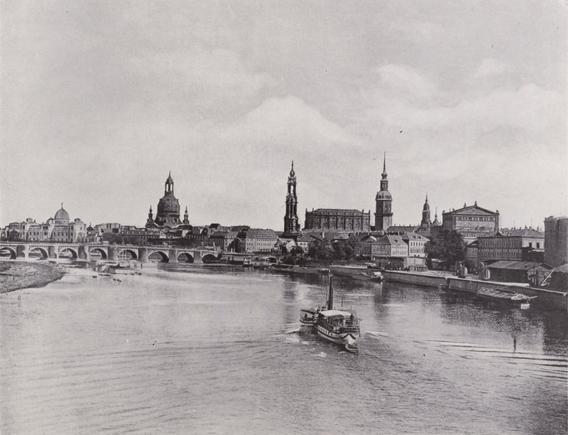 Stare miasto od Marienbrucke (zdjęcie czarno-białe) autorstwa Photographer German
