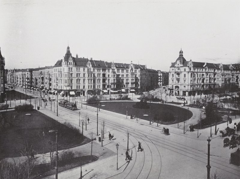 Charlottenburg, Savigny-Platz (zdjęcie czarno-białe) autorstwa Photographer German