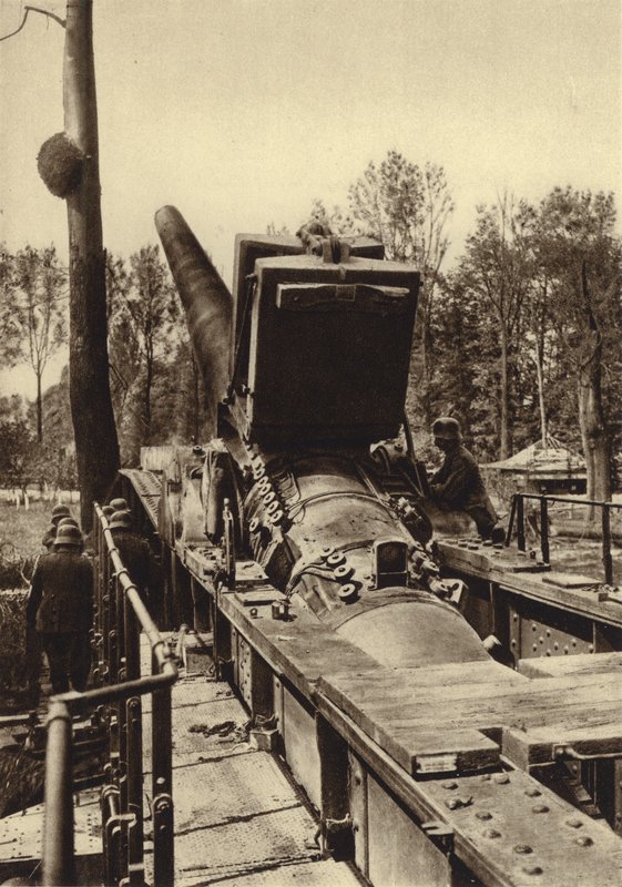 Niemieckie działo kolejowe 380 mm typu używanego w bombardowaniach Verdun i Dunkierki, Francja, I wojna światowa autorstwa Photographer German