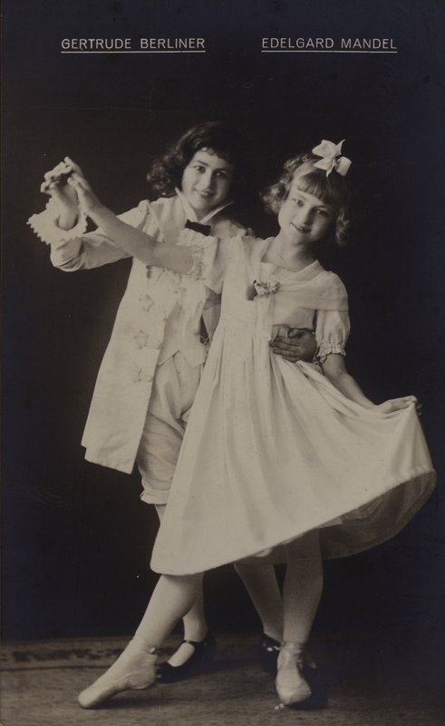 Gertrude Berliner i Edelgard Mandel, niemieckie aktorki (zdjęcie czarno-białe) autorstwa Photographer German