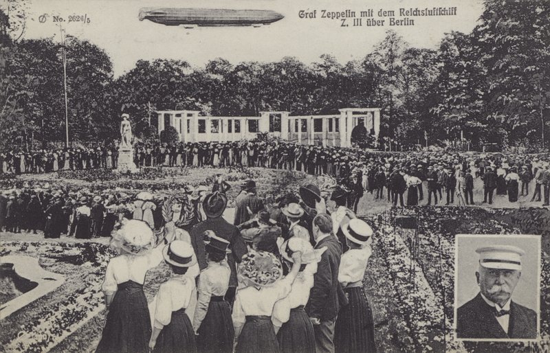 Graf Ferdinand von Zeppelin i jego sterowiec LZ III nad Berlinem (zdjęcie czarno-białe) autorstwa Photographer German