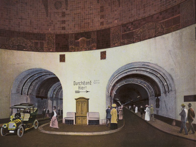 Hamburg: Elbtunnel, rok budowy 1908-11, długość 450m, głębokość 20m poniżej poziomu morza, koszt ok. 11 Mill M (zdjęcie) autorstwa Photographer German