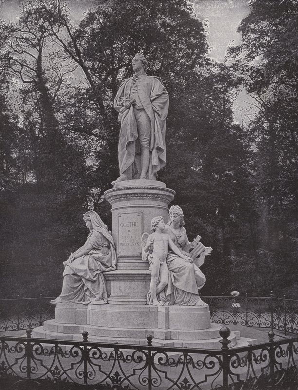 W Tiergarten pomnik Goethego (zdjęcie czarno-białe) autorstwa Photographer German