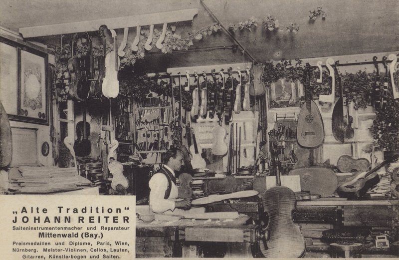 Johann Reiter, twórca i naprawa instrumentów strunowych, Mittenwald, Bawaria (zdjęcie czarno-białe) autorstwa Photographer German