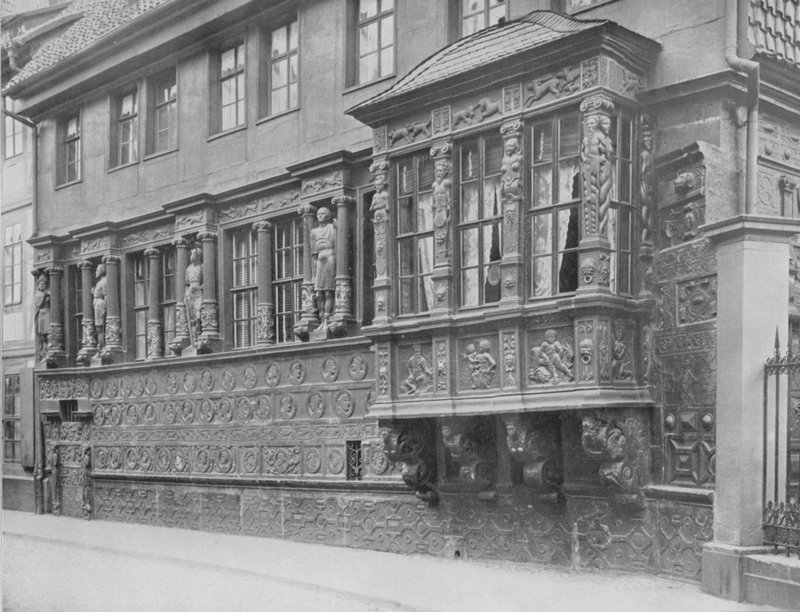 Kaiserhaus (zdjęcie czarno-białe) autorstwa Photographer German