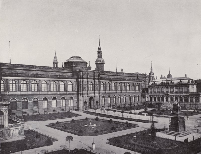 Królewska Galeria Obrazów, widok z Zwingera (zdjęcie czarno-białe) autorstwa Photographer German