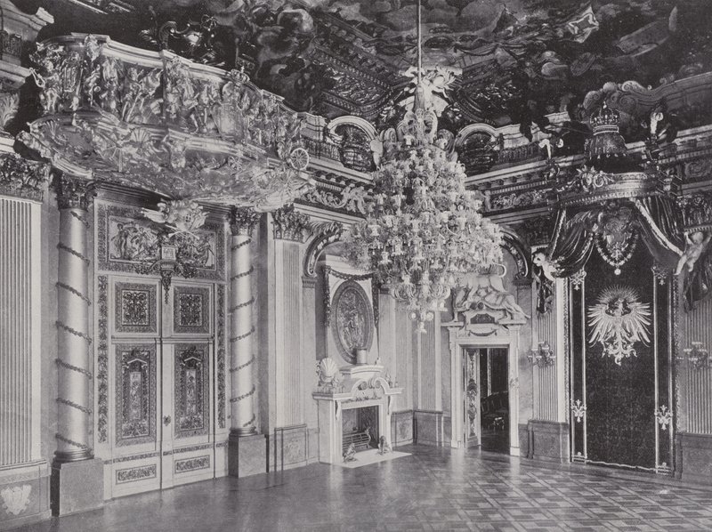 Konigliches Schloss, Thronsaal (zdjęcie czarno-białe) autorstwa Photographer German