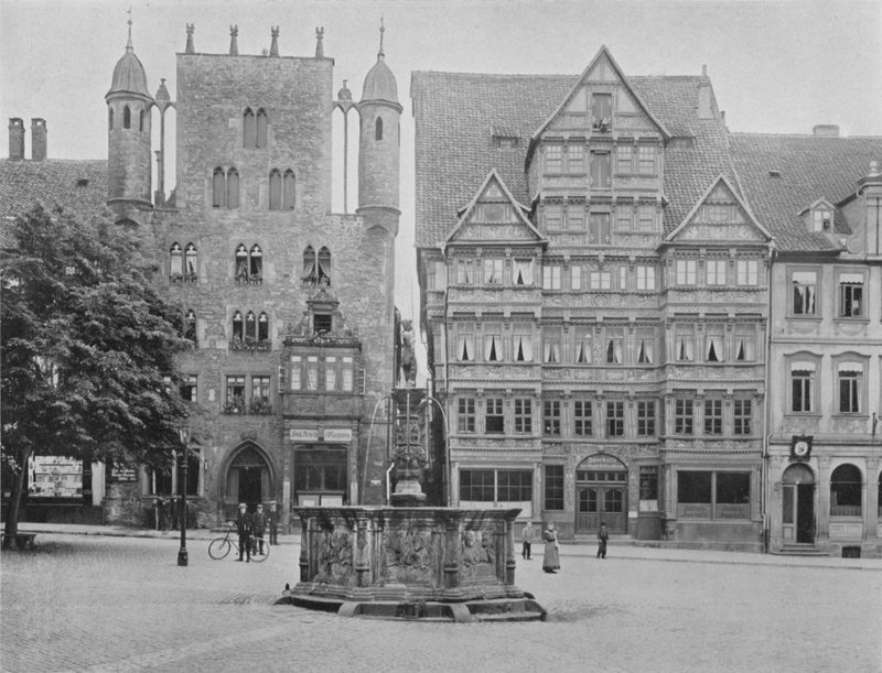 Rynek z dworkiem świątynnym i domem Wedekind