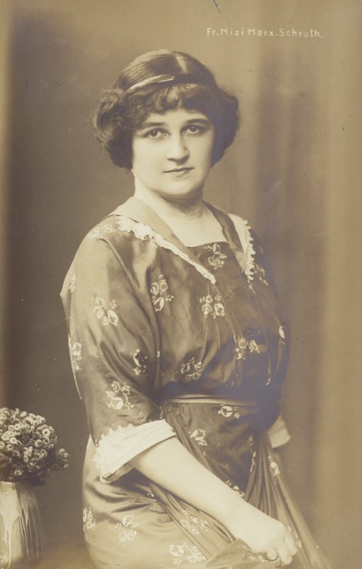 Mizi Marx Schroth, niemiecka śpiewaczka operowa (zdjęcie czarno-białe) autorstwa Photographer German