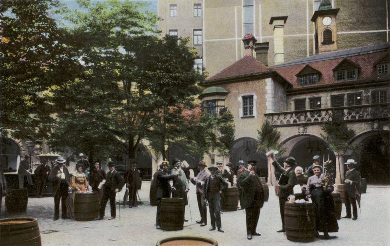 Monachium/Monachium: Konigl Hofbrauhaus, Hof (zdjęcie) autorstwa Photographer German