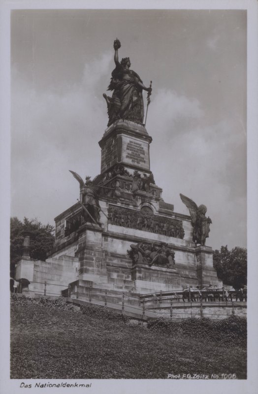 Nationaldenkmal, pomnik upamiętniający zjednoczenie Niemiec, Rudesheim nad Renem, Hesja (zdjęcie czarno-białe) autorstwa Photographer German