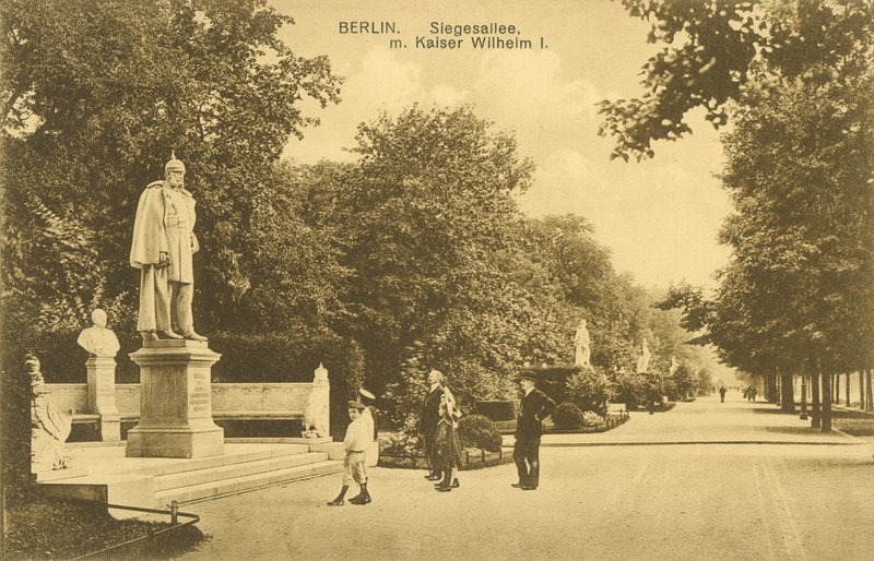 Siegesallee i pomnik cesarza Wilhelma I, Berlin (zdjęcie czarno-białe) autorstwa Photographer German