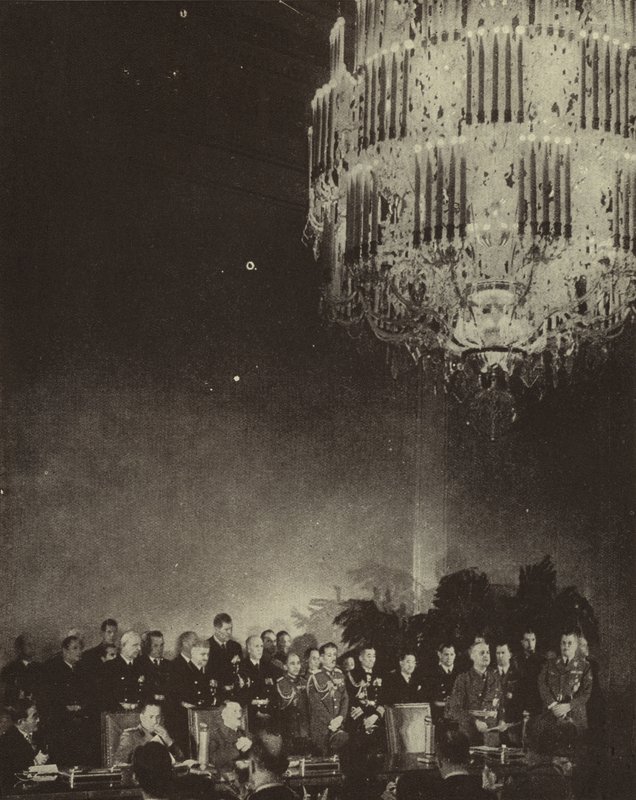 Podpisanie Trójstronnego Paktu tworzącego Oś Japonii, nazistowskich Niemiec i faszystowskich Włoch w Kancelarii Rzeszy, Berlin, II wojna światowa, 27 września 1940 (zdjęcie czarno-białe) autorstwa Photographer German