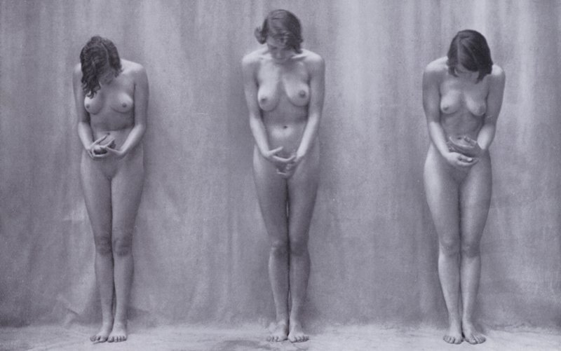 Ciało piękne, kultura fizyczna dla kobiet (zdjęcie czarno-białe) autorstwa Photographer German
