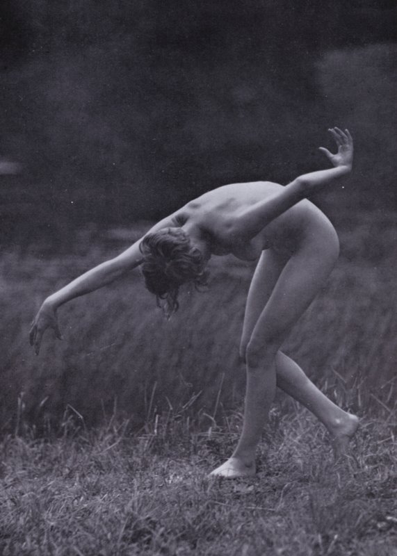 Ciało piękne, kultura fizyczna dla kobiet (zdjęcie czarno-białe) autorstwa Photographer German