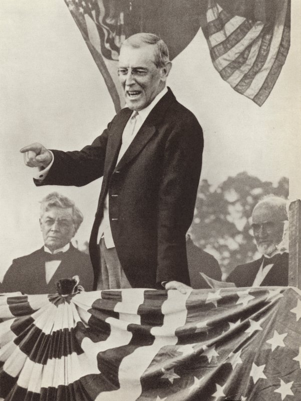 Prezydent USA Woodrow Wilson, siła napędowa powstania Ligi Narodów, który jednak nie zdołał przekonać swojego kraju do przyłączenia się do tej organizacji (zdjęcie czarno-białe) autorstwa Photographer German