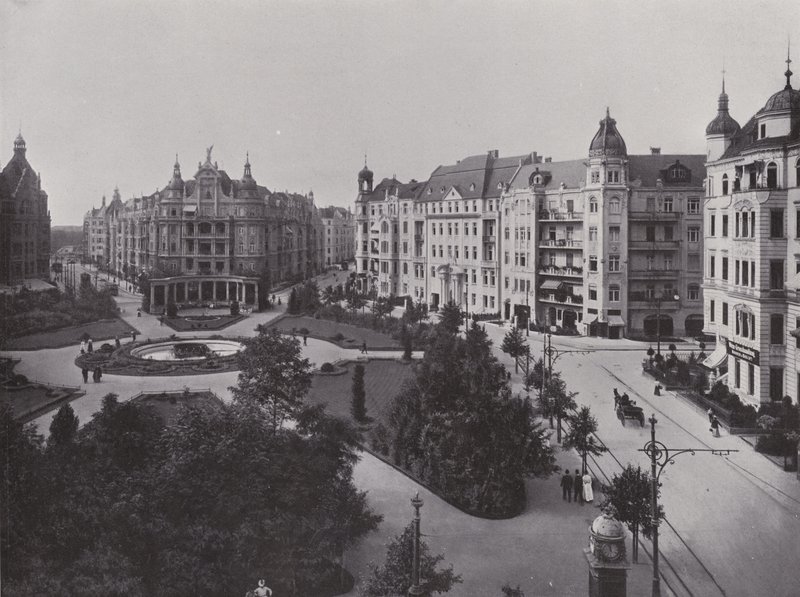 Viktoria Luise-Platz (czarno-białe zdjęcie) autorstwa Photographer German