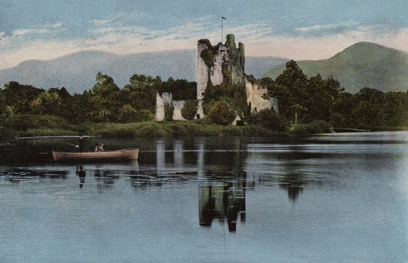 Irlandia Południowa: Zamek Ross, Killarney (kolorowe zdjęcie) autorstwa Photographer Irish
