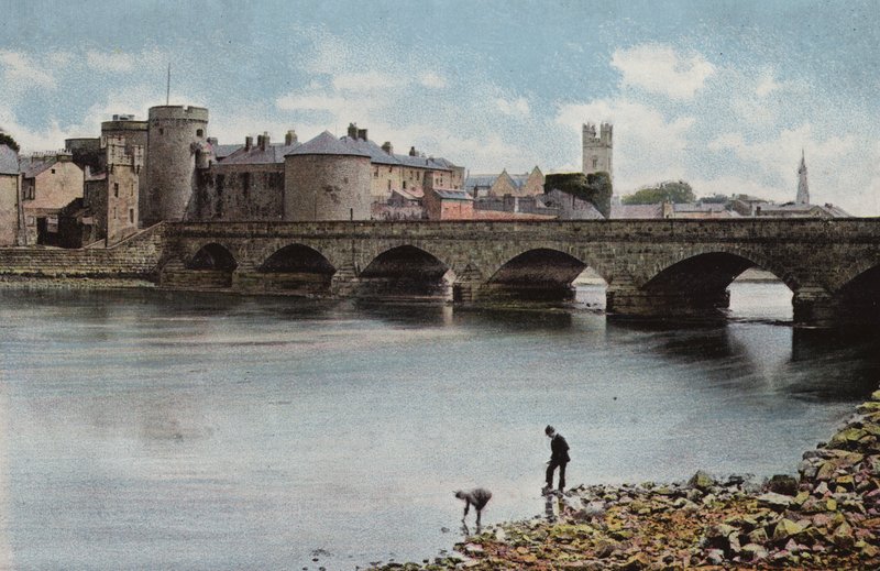 Irlandia Południowa: Most Thomond i Zamek Króla Jana, Limerick (kolorowe zdjęcie) autorstwa Photographer Irish