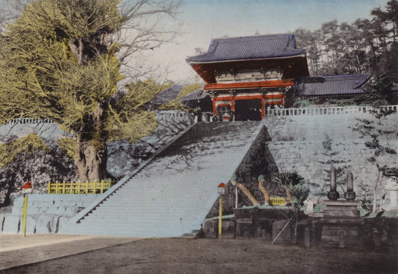 Japonia, ok. 1912: Świątynia Hachiman, poświęcona bogu wojny założonemu pod koniec XII wieku, Kamakura (zdjęcie) autorstwa Photographer Japanese