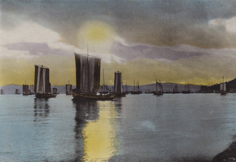 Japonia, ok. 1912: Zachód słońca, wybrzeże Akashi (zdjęcie) autorstwa Photographer Japanese