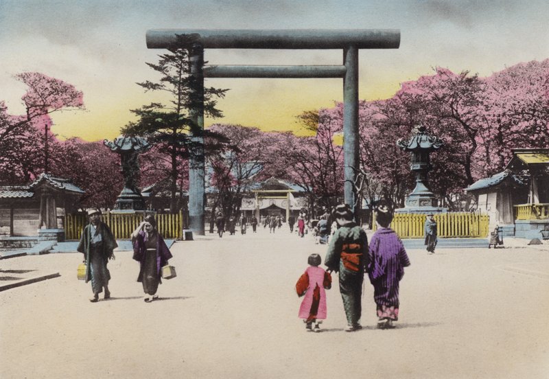 Japonia, ok. 1912: Ogromny spiżowy Torii dla Shokonsha lub sanktuarium wzywające ducha dla zabitych żołnierzy w konfliktach narodowych, Tokio (zdjęcie) autorstwa Photographer Japanese