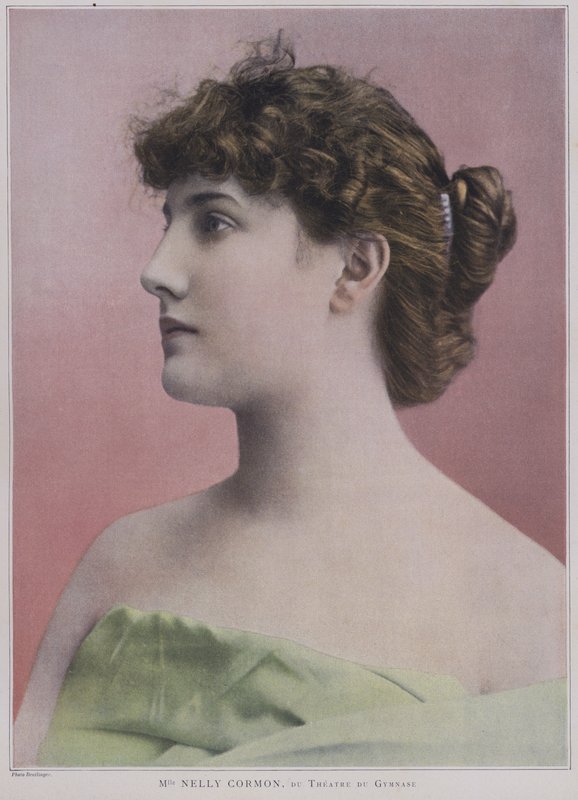 Nelly Cormon, francuska aktorka (kolorowe zdjęcie) autorstwa Reutlinger Studio