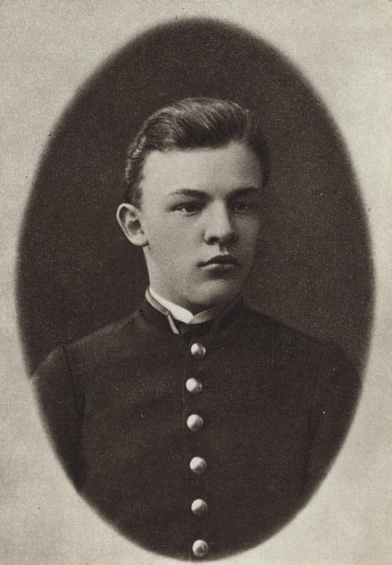 Lenin jako absolwent gimnazjum, Simbirsk, 1887 autorstwa Russian Photographer
