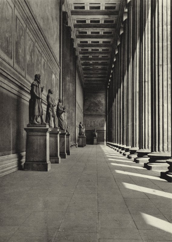 Berlin: Altes Museum; Stare Muzeum (zdjęcie czarno-białe) autorstwa Sasha Stone