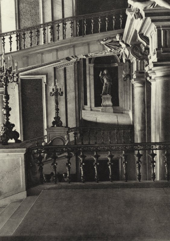 Berlin: Zamek, Schody Schlutera; Pałac Królewski, schody Schluter (zdjęcie czarno-białe) autorstwa Sasha Stone