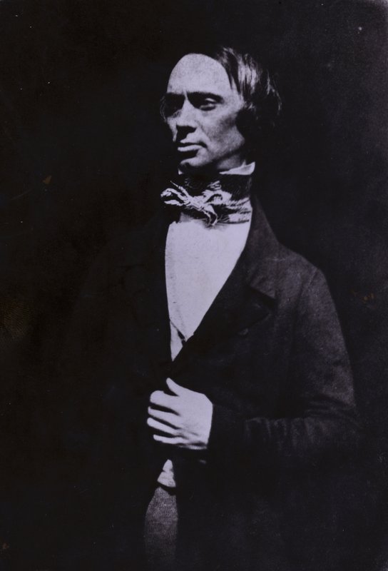 William Borthwick Johnstone, szkocki artysta i pierwszy kurator National Gallery of Scotland (zdjęcie czarno-białe) autorstwa Scottish Photographer