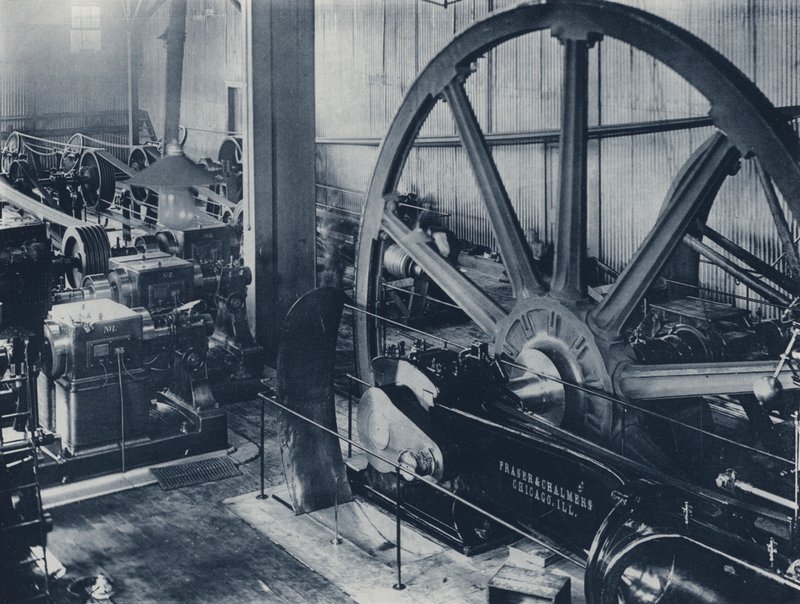 Wnętrze, pomieszczenie silnika i dynama, Crown Reef Gold Mining Company (zdjęcie czarno-białe) autorstwa South African Photographer