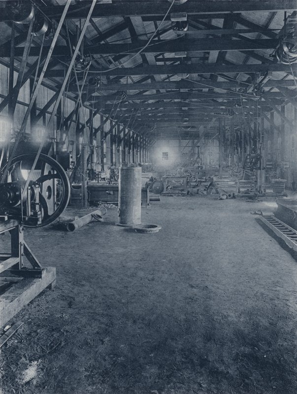 Wnętrza, warsztaty ślusarskie, Geldenhuis Deep Level Gold Mining Company (zdjęcie czarno-białe) autorstwa South African Photographer