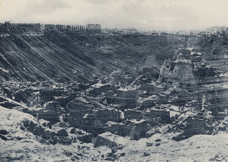 Sceny w dawnych czasach, Kimberley Mine w 1874 roku (zdjęcie czarno-białe) autorstwa South African Photographer