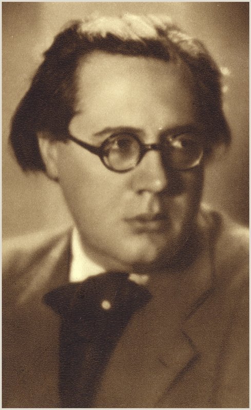 Portret Andresa Segovii (zdjęcie czarno-białe) autorstwa Spanish Photographer