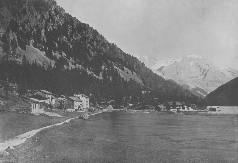 Champey i Grand-Combin (zdjęcie czarno-białe) autorstwa Swiss Photographer