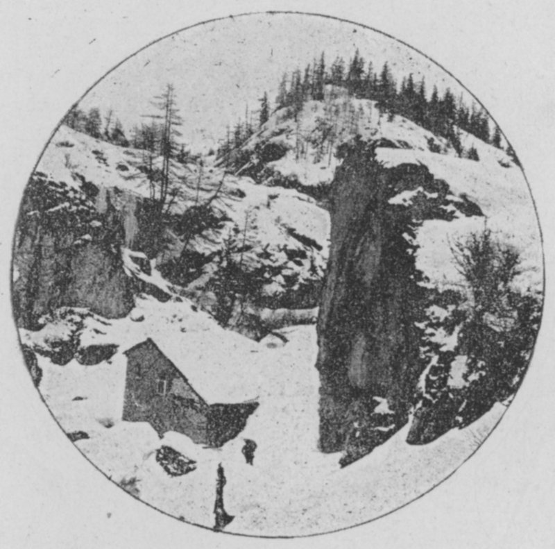 Route du Grand St-Bernard zimą (zdjęcie czarno-białe) autorstwa Swiss Photographer
