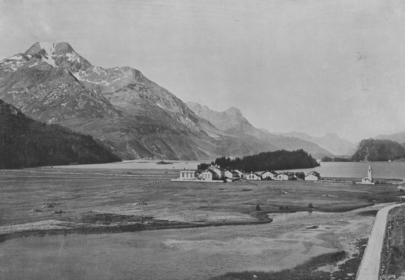 Sils aith le Piz della Marg (zdjęcie czarno-białe) autorstwa Swiss Photographer